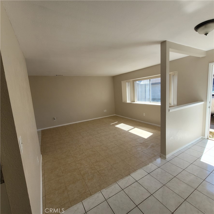 12222 Kiowa Road, Unit 4 Apple Valley, CA 92308 - Photo 3 of 8 Gallery Image 3