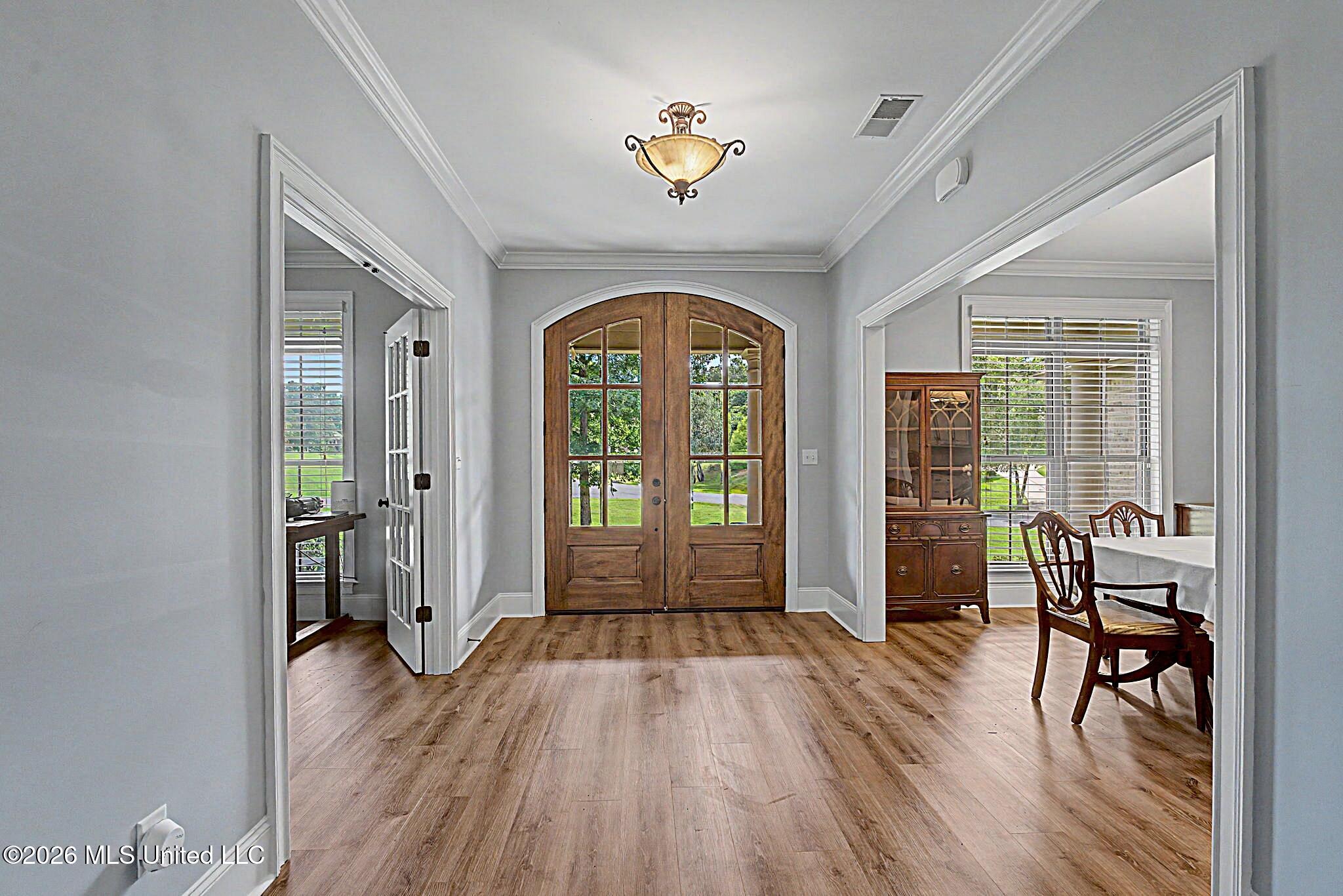 1595 Southern Rdg Trail Olive Branch, MS 38654 - Photo 7 of 48 Foyer Entry