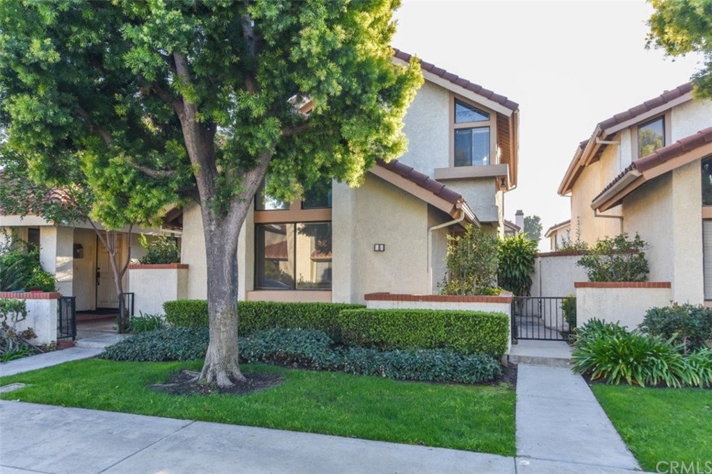 6 Vercelli Irvine, CA 92620 - Photo 1 of 1 a front view of house with yard and green space