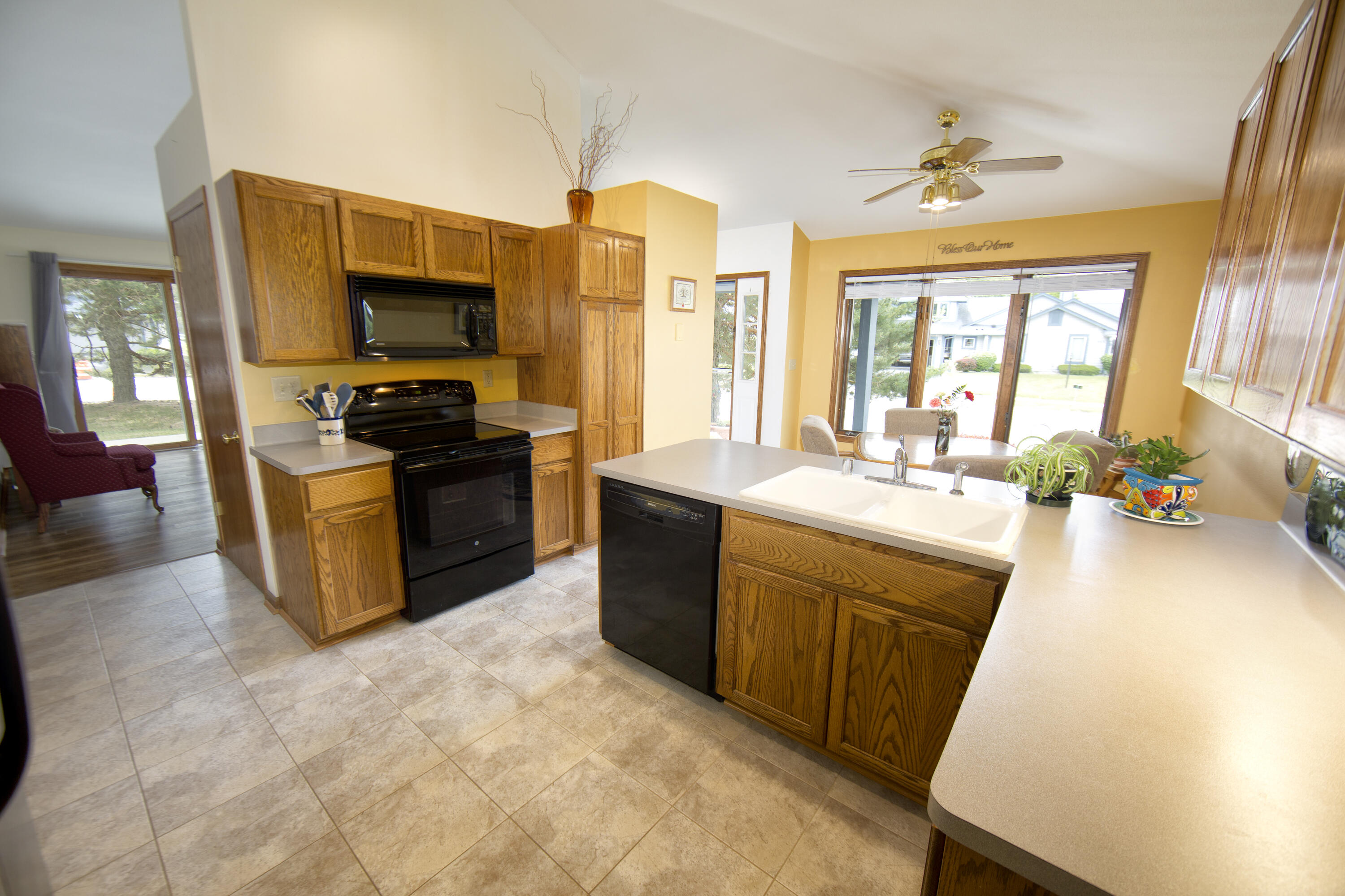 984 Bay View Circle Mukwonago, WI 53149 - Photo 7 of 35 Kitchen view 2