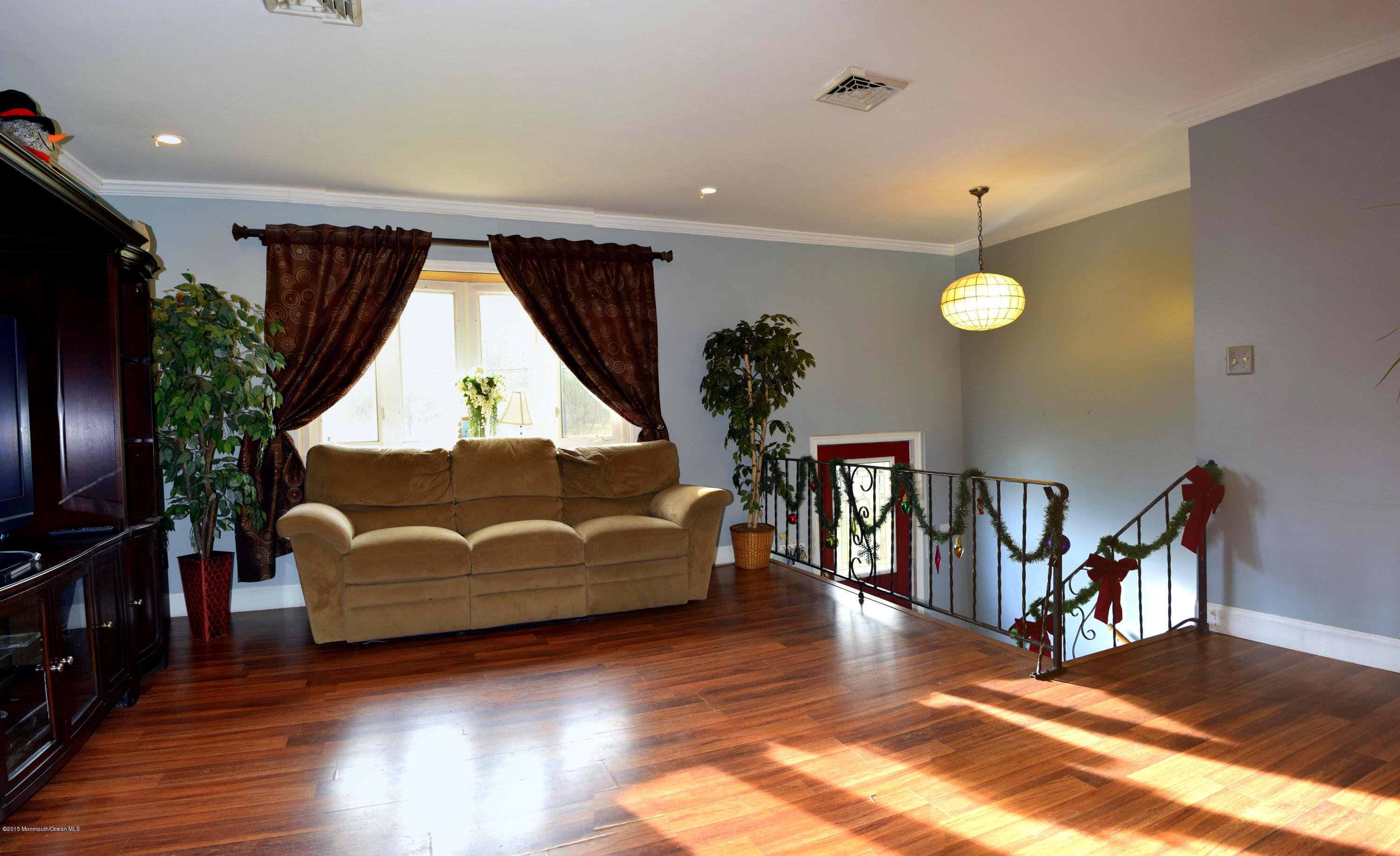 95 Darien Road Howell, NJ 07731 - Photo 4 of 24 DarienRd95HOW LvgRmD-001