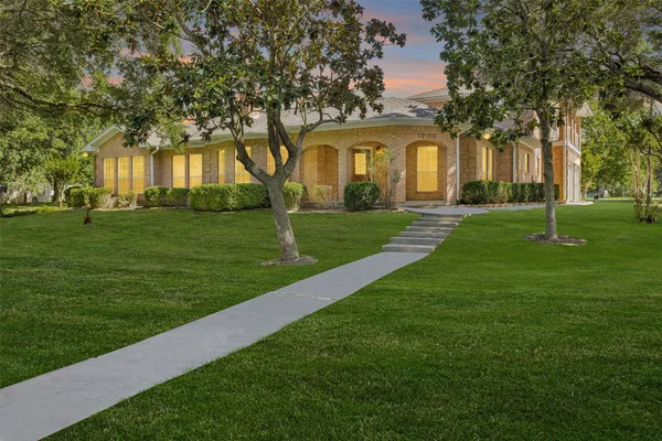 $475,000 | 12180 Lakeview Manor Drive, Willis, TX 77318