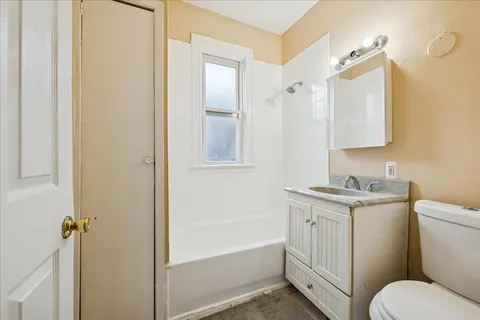 $150,000 | 2524 East 72nd Place, Chicago, IL 60649