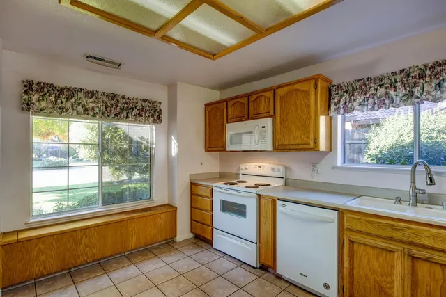 $675,000 | 304 Manor Drive, Ione, CA 95640