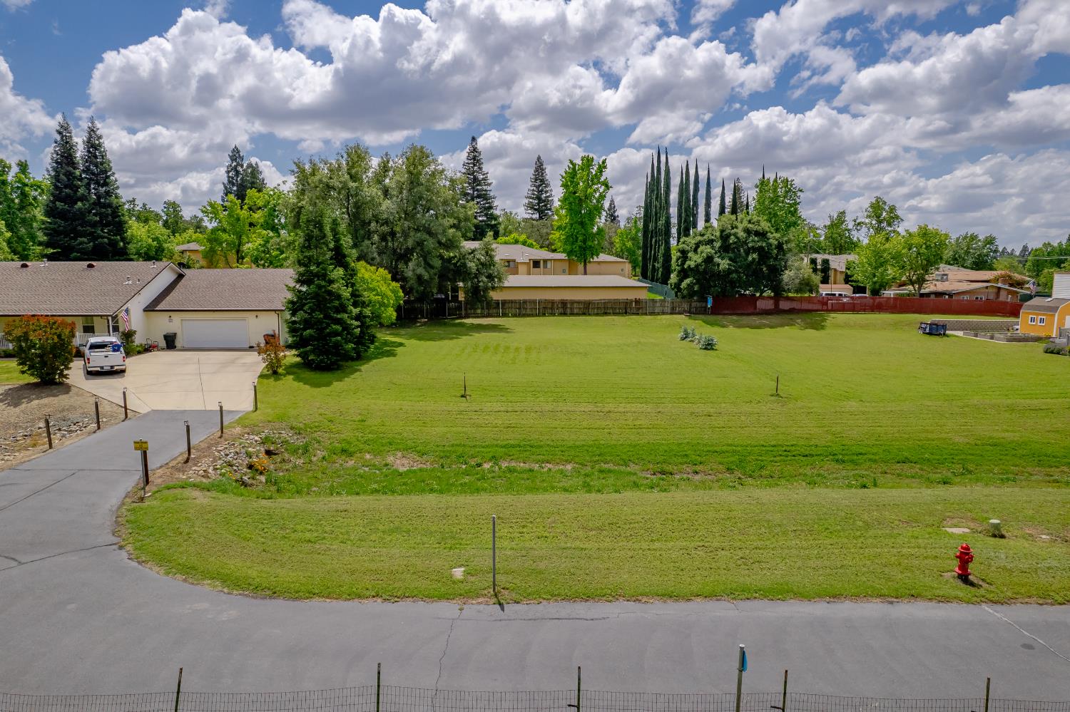 6310 Chestnut Avenue Orangevale, CA 95662 - Photo 25 of 53 a view of a swimming pool with a yard