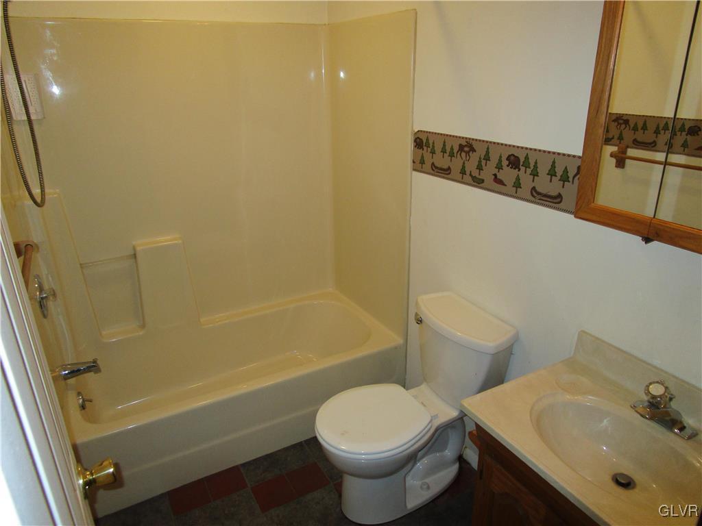 5511 Chapmans Road Orefield, PA 18069 - Photo 25 of 31 Gallery Image 25