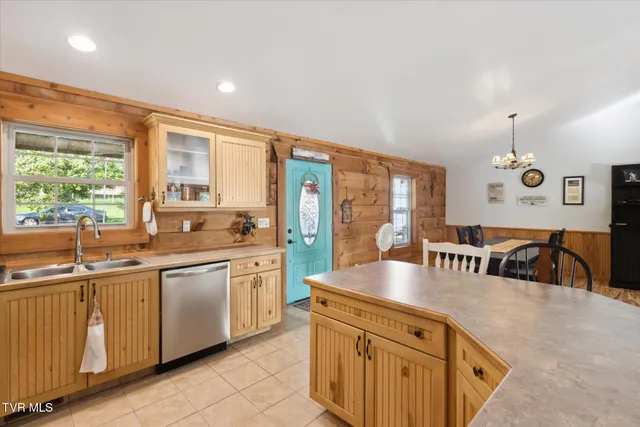 $469,000 | 2715 Old Stage Road, Afton, TN 37616