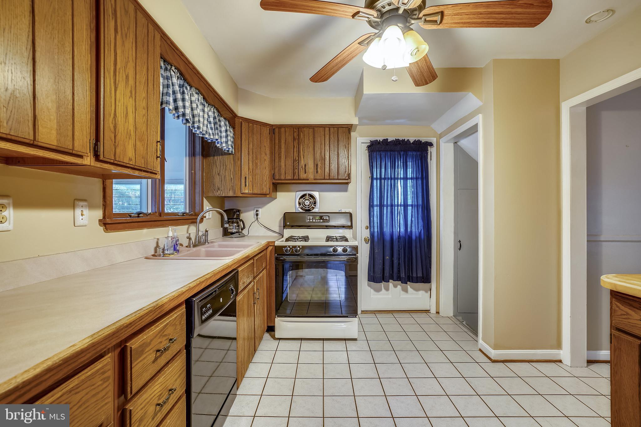 505 Sudbury Road Linthicum Heights, MD 21090 - Photo 6 of 30 Gallery Image 6