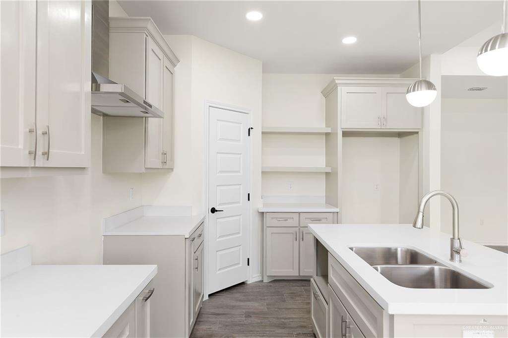 17929 Redwood Street Combes, TX 78552 - Photo 7 of 15