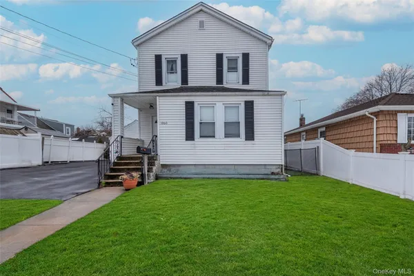 $750,000 | 1060 Midland Street, Uniondale, NY 11553
