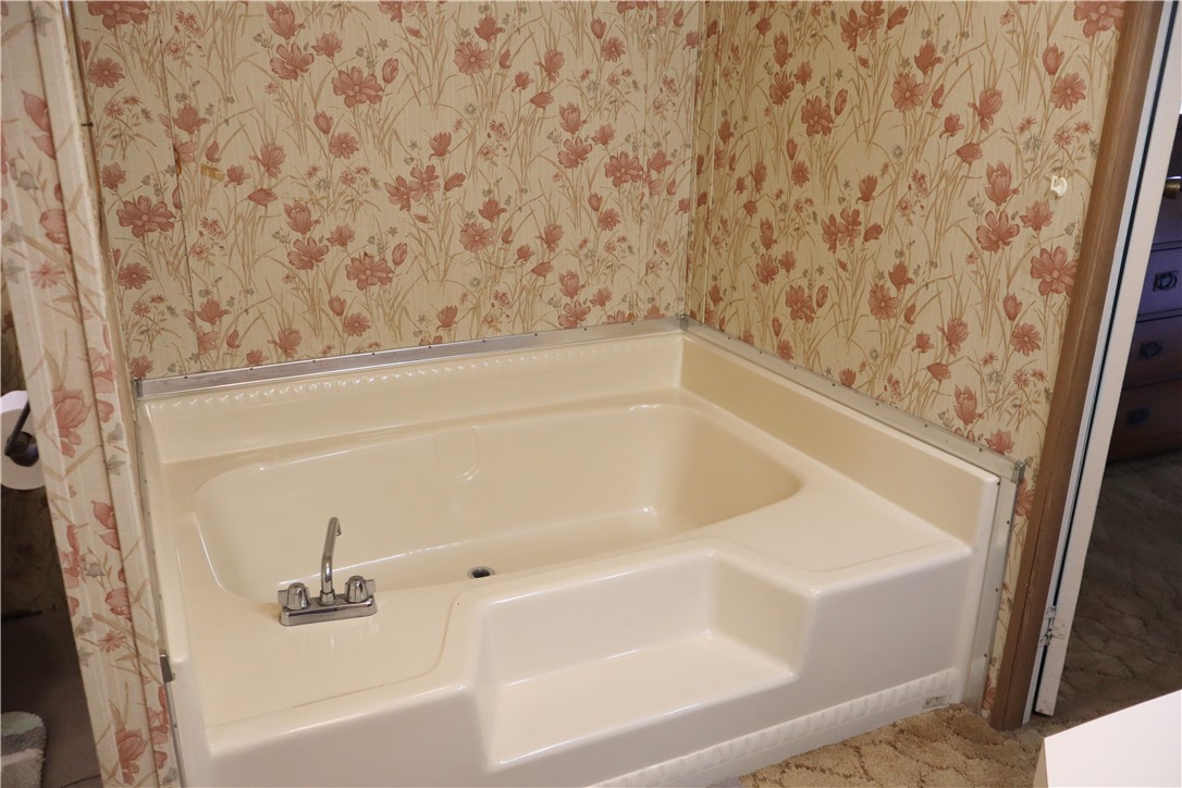 257 Newman Road Lansing, NY 13073 - Photo 16 of 23