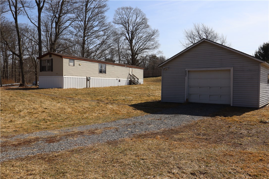 257 Newman Road Lansing, NY 13073 - Photo 4 of 23