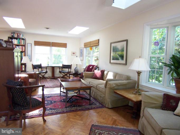 1440 Gilbert Road Arnold, MD 21012 - Photo 6 of 19 Living Room