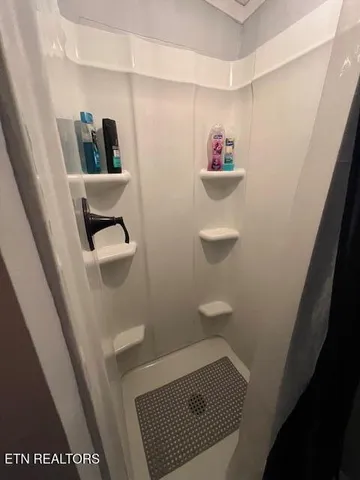 $499,900 | 339 Flat Hollow Marina Road, Speedwell, TN 37870