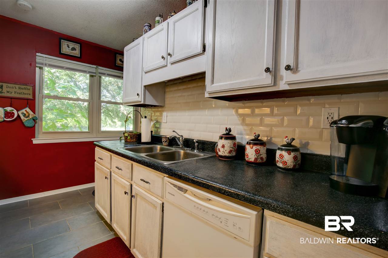 19859 Vaughn Road Seminole, AL 36574 - Photo 4 of 24