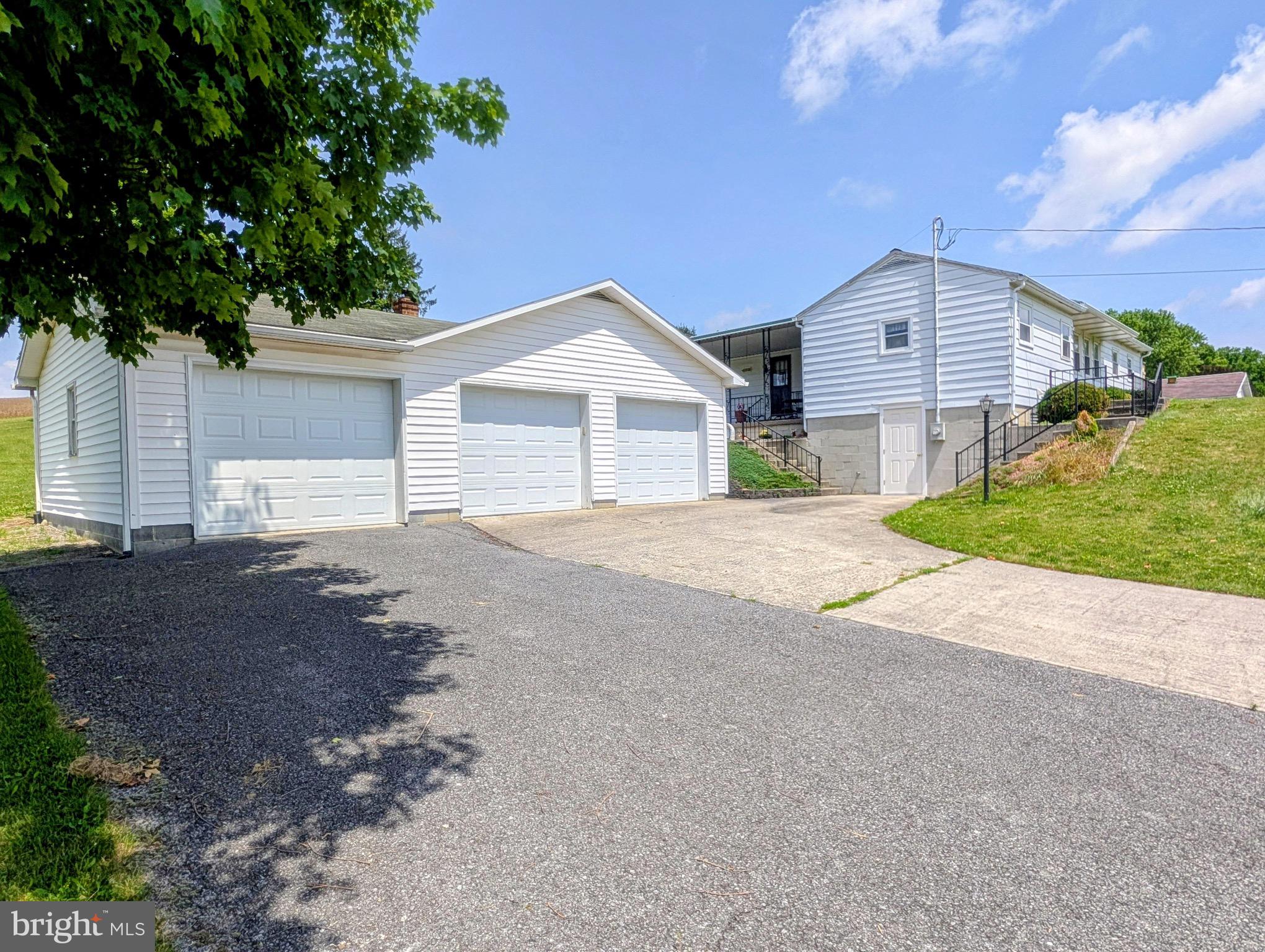 381 Belden Road Bedford, PA 15522 - Photo 3 of 40