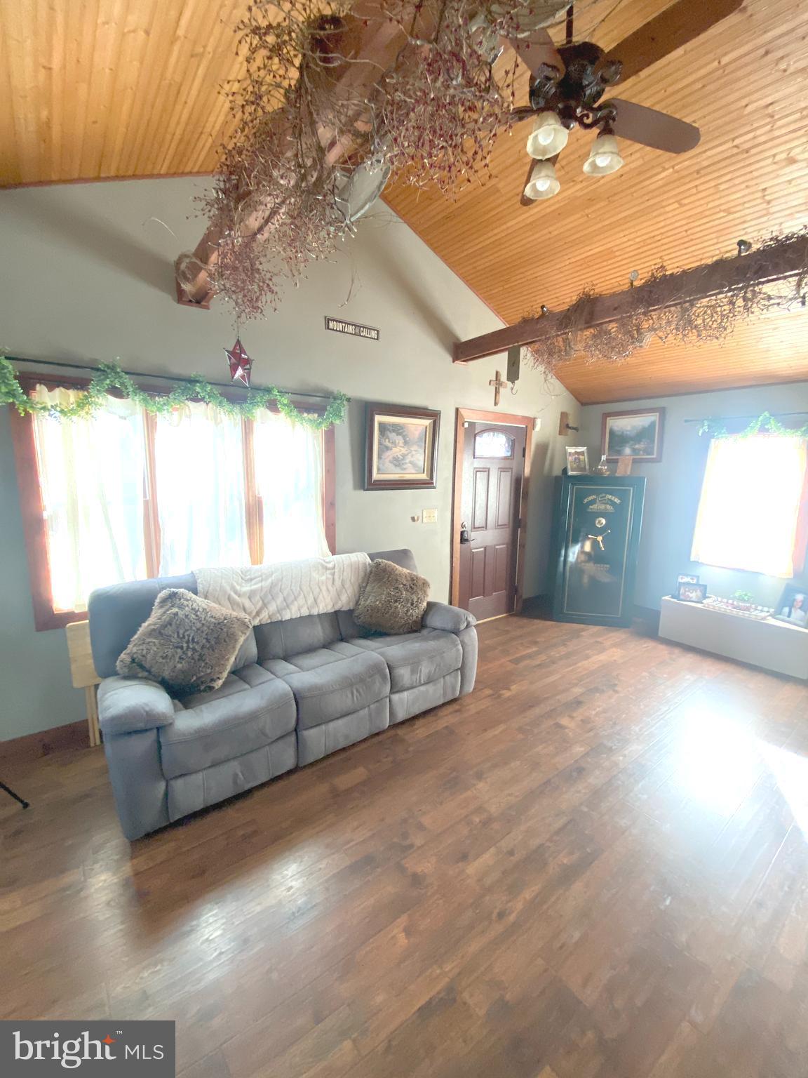723 Flittertown Road Hammonton, NJ 08037 - Photo 18 of 58 Living Room
