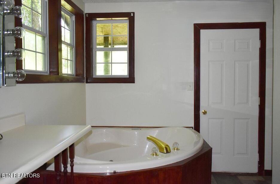 515 Englewood Road Middlesboro, KY 40965 - Photo 7 of 20 bath1eng2026