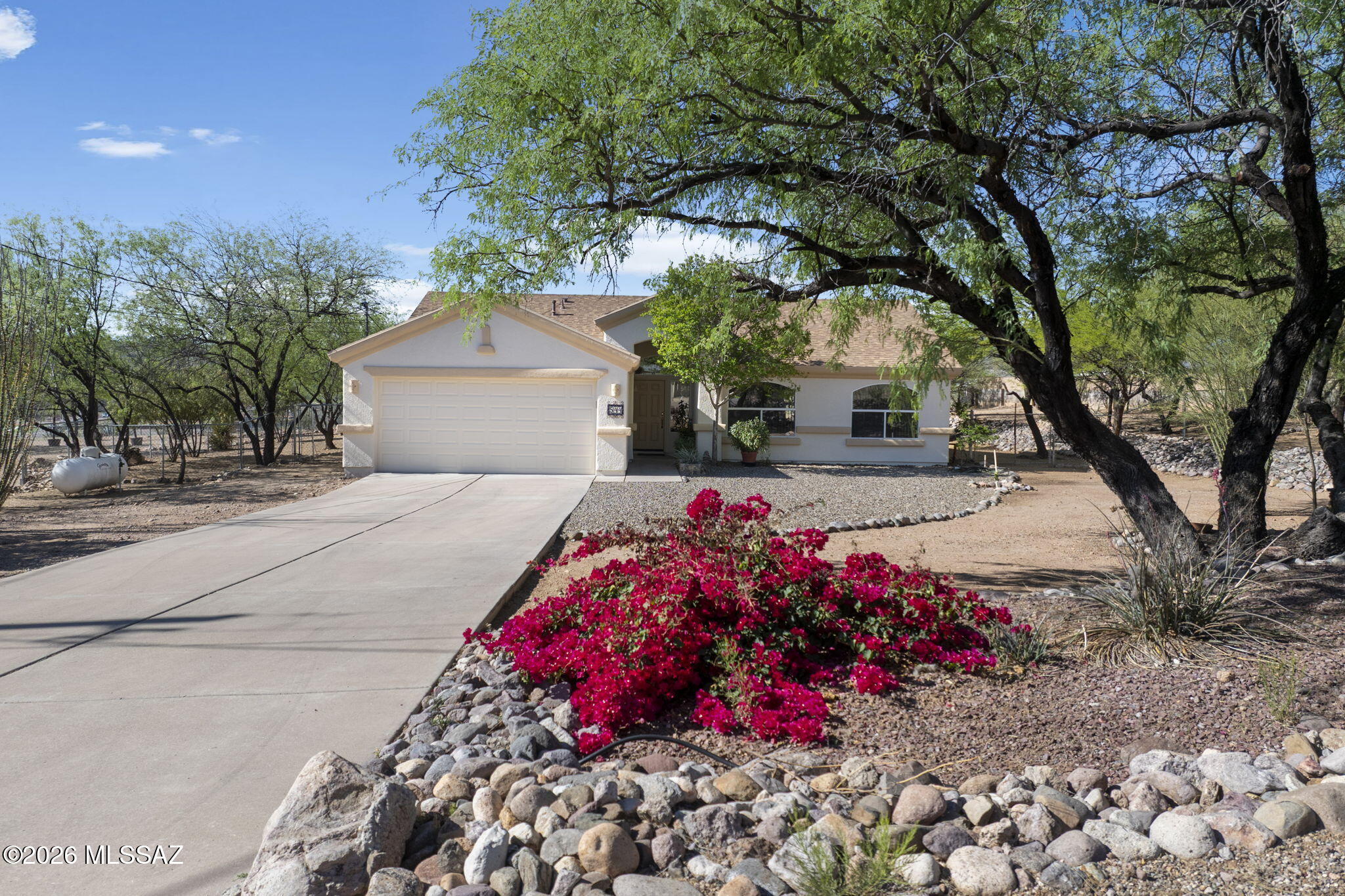 544 Paseo Petirojo Rio Rico, AZ 85648 - Photo 2 of 35