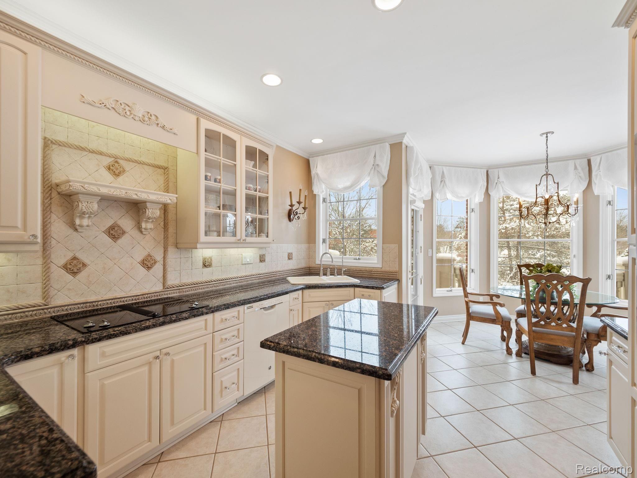 2889 Hastings Court Rochester, MI 48306 - Photo 6 of 33 Kitchen 6.jpg