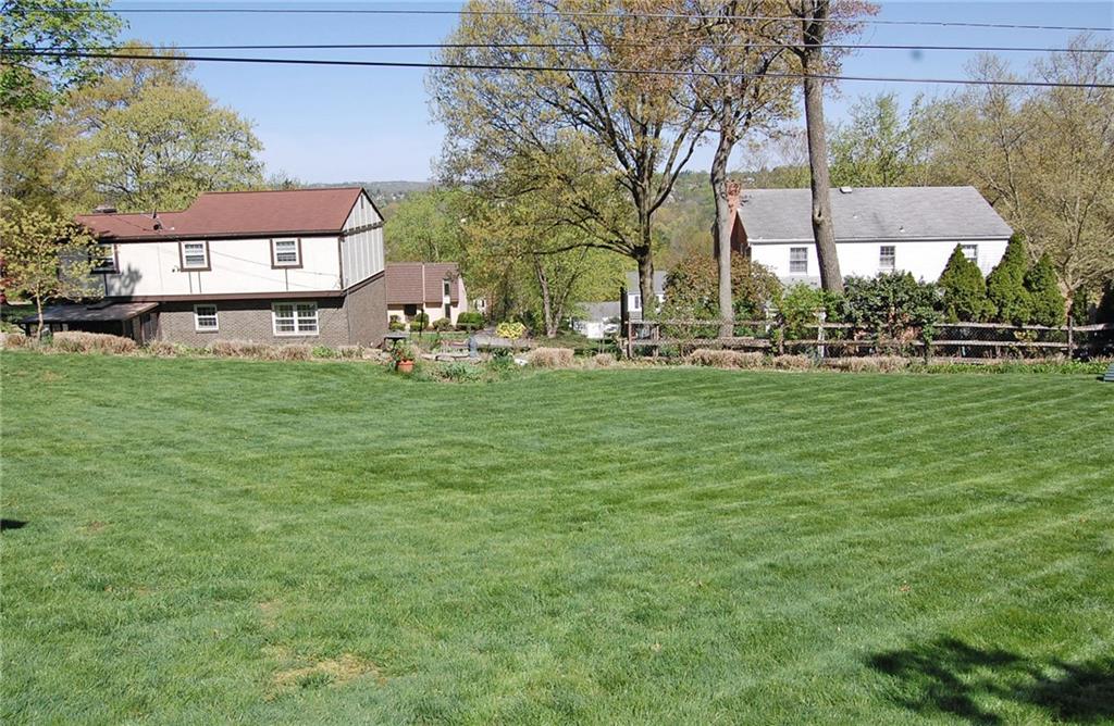 575 Miranda Road Pittsburgh, PA 15241 - Photo 20 of 24 Large back yard offers tons of space for play and recreation.