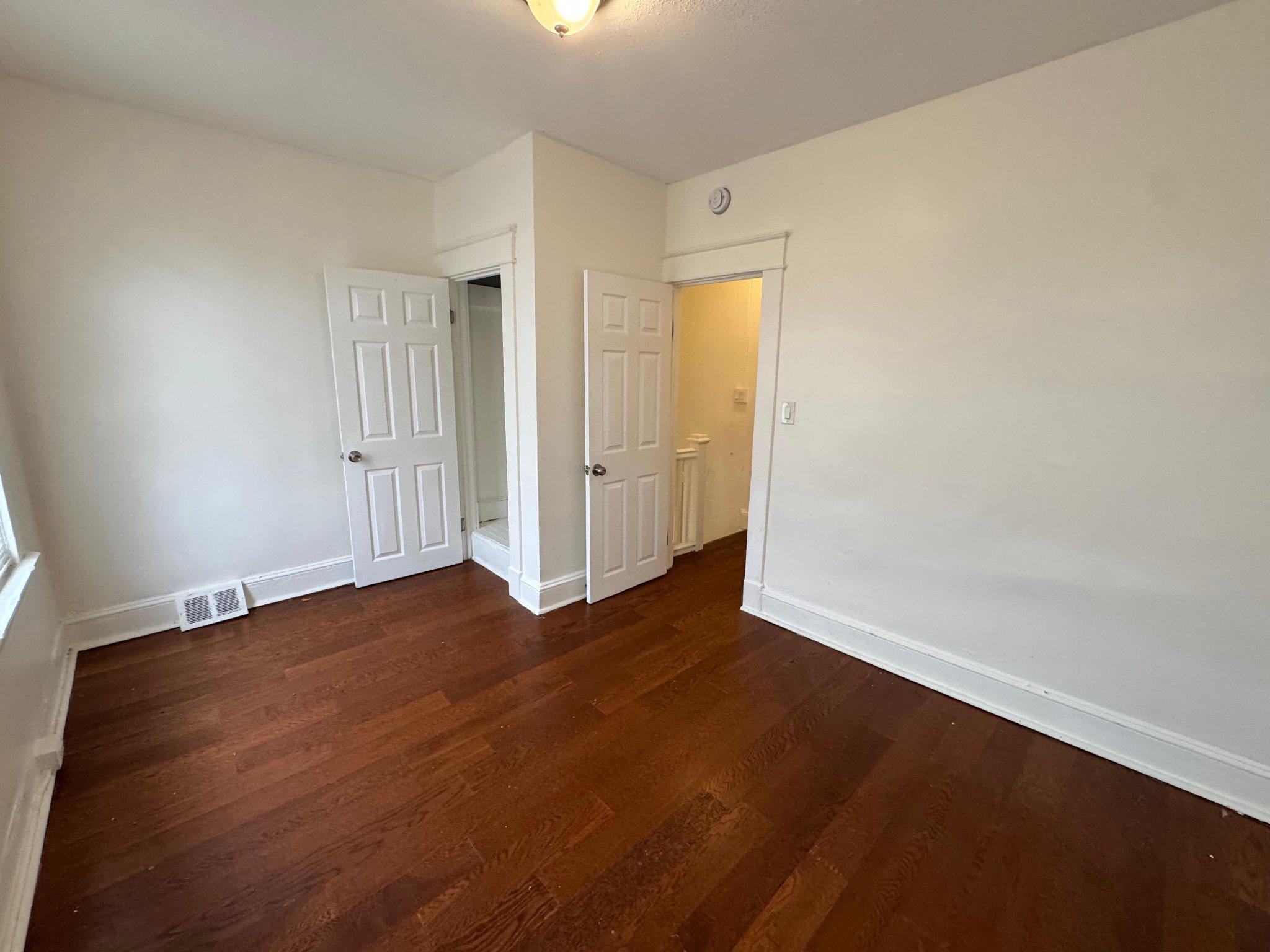 707 Denison Street Baltimore, MD 21229 - Photo 14 of 18 Bd2 Bright and spacious room with charm.