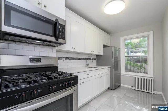 $1,850 | 140 West Englewood Avenue, Unit A4, Teaneck, NJ 07666