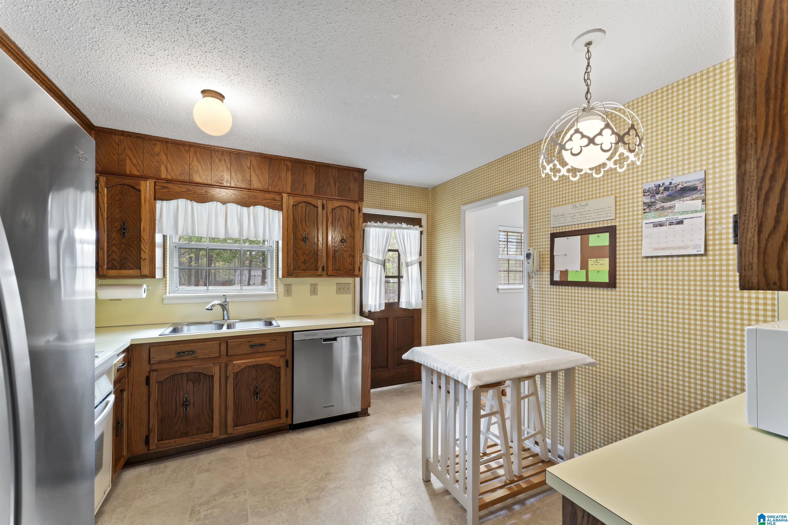 1450 Cross Path Drive Alabaster, AL 35007 - Photo 16 of 30 Gallery Image 16
