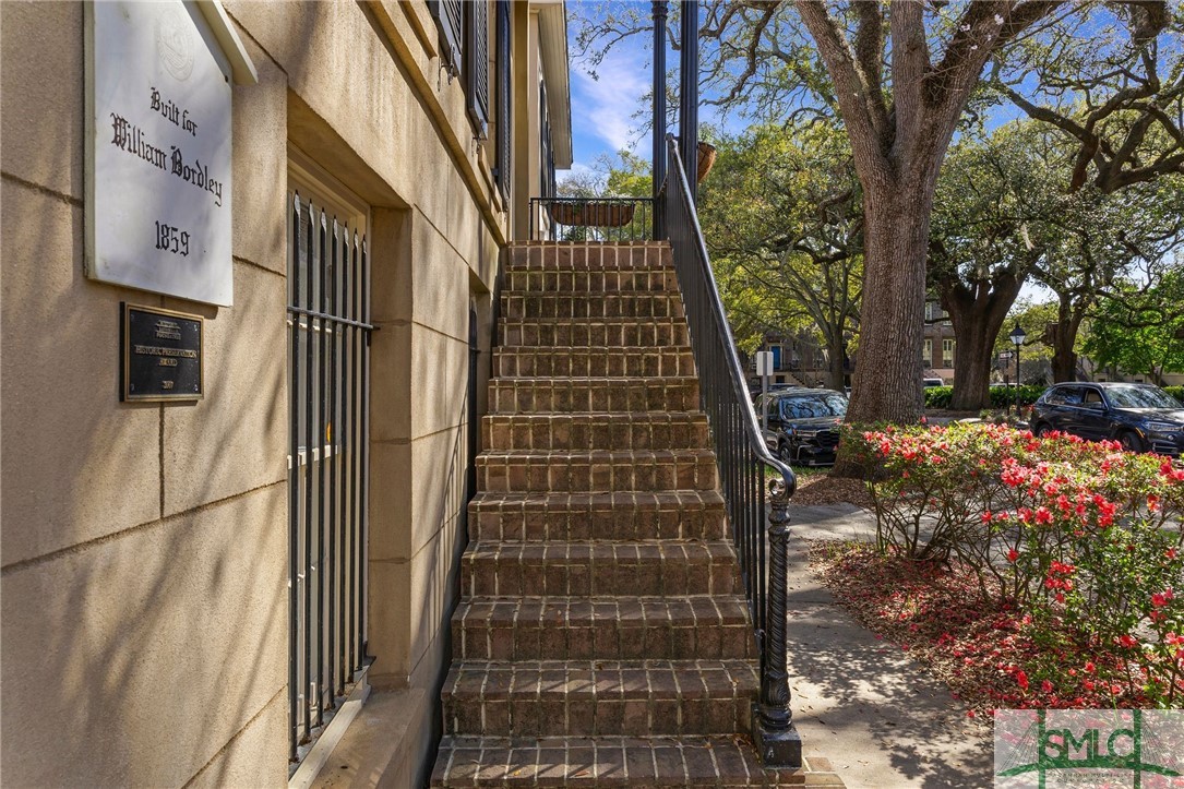 424 Barnard Street Savannah, GA 31401 - Photo 3 of 49