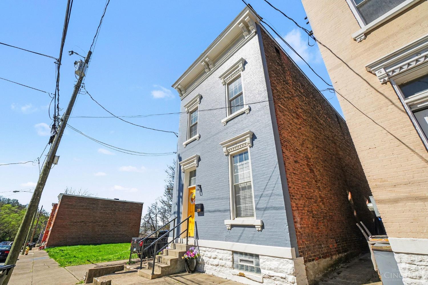 2279 Loth Street Cincinnati, OH 45219 - Photo 4 of 29