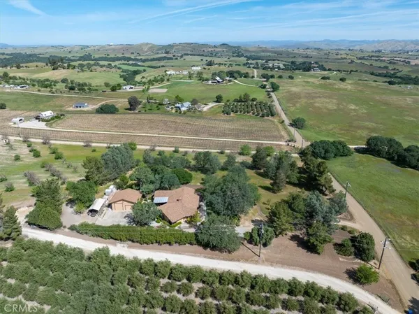 $950,000 | 5685 Mustard Creek Road, Paso Robles, CA 93446