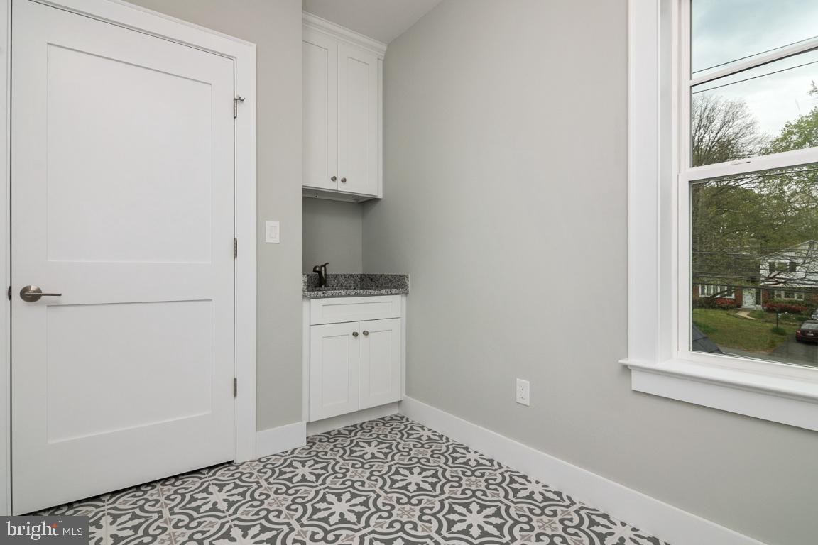 5907 Greentree Road Bethesda, MD 20817 - Photo 31 of 54 2nd Floor Laundry with sink