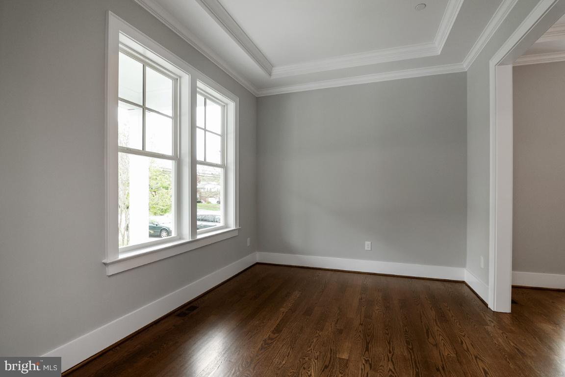 5907 Greentree Road Bethesda, MD 20817 - Photo 5 of 54 Living room, 10 Ft. tray ceiling,