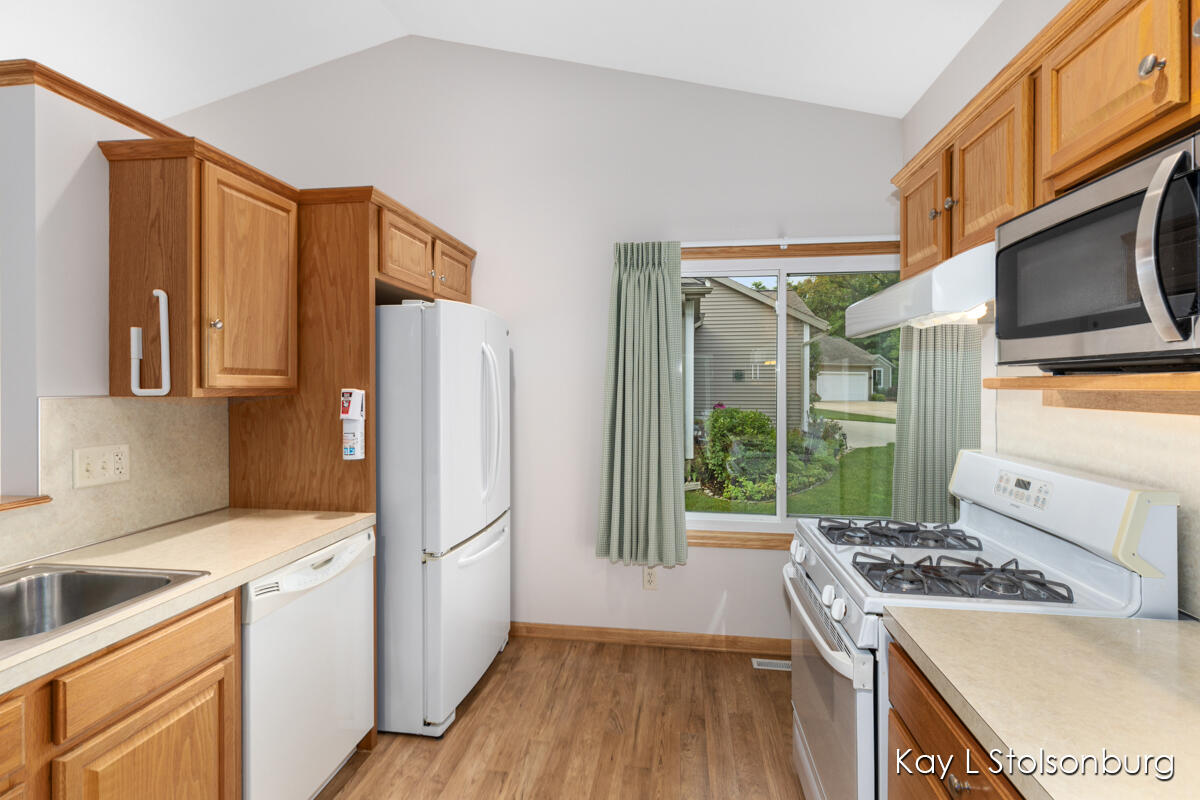 234 High Ridge Court Middleville, MI 49333 - Photo 5 of 40 IMG_1008