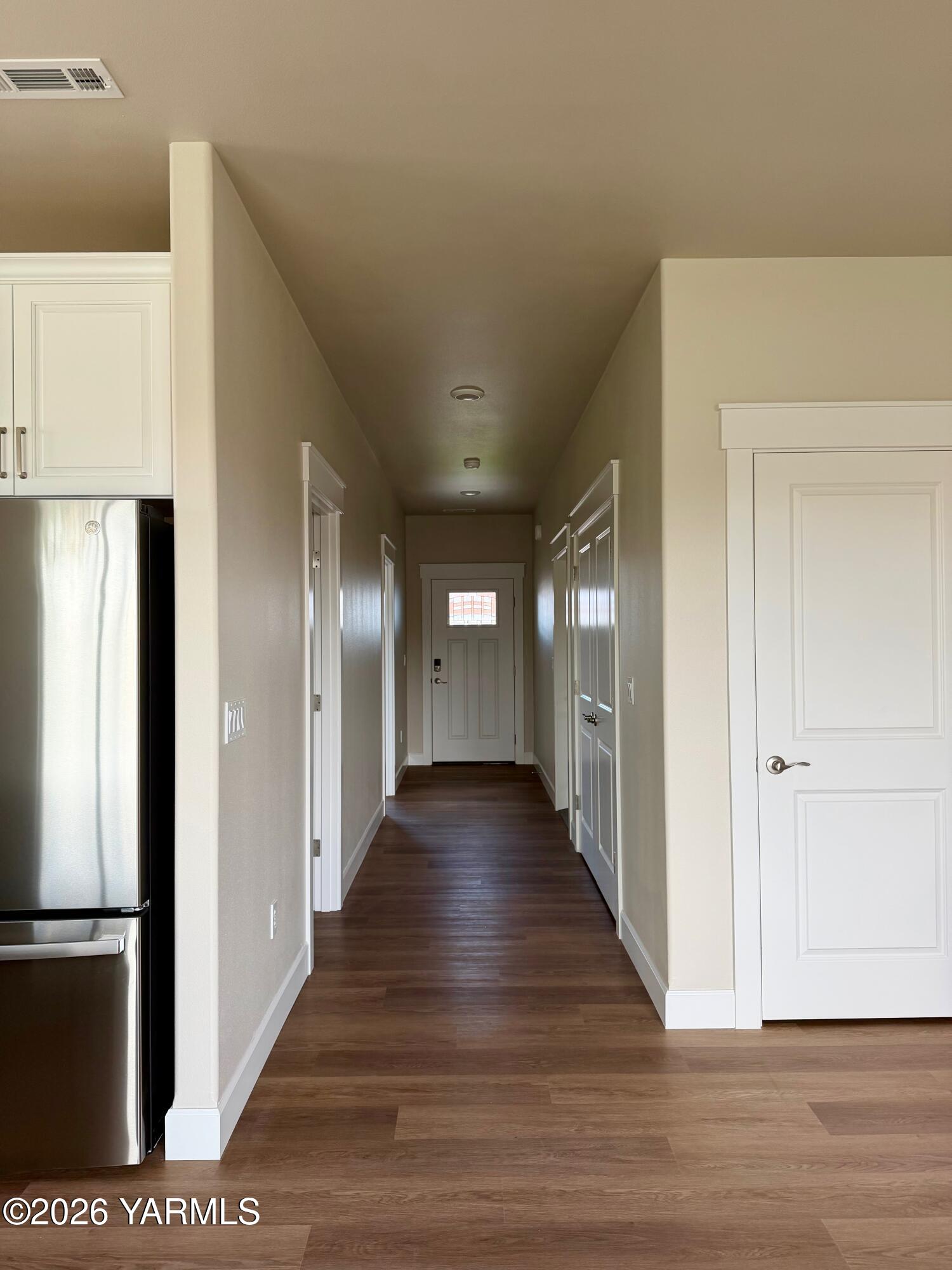 5914 Crestfields Road Yakima, WA 98903 - Photo 15 of 24 hallway 2