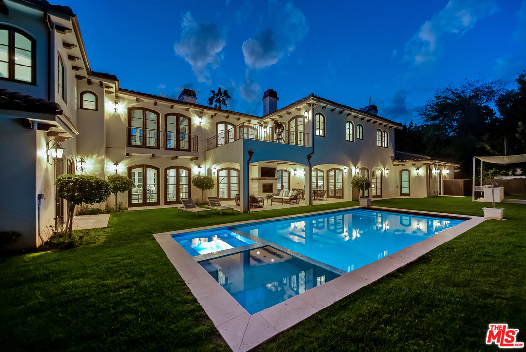 1112 Tower Road Beverly Hills, CA 90210 - Photo 1 of 44 Gallery Image 1