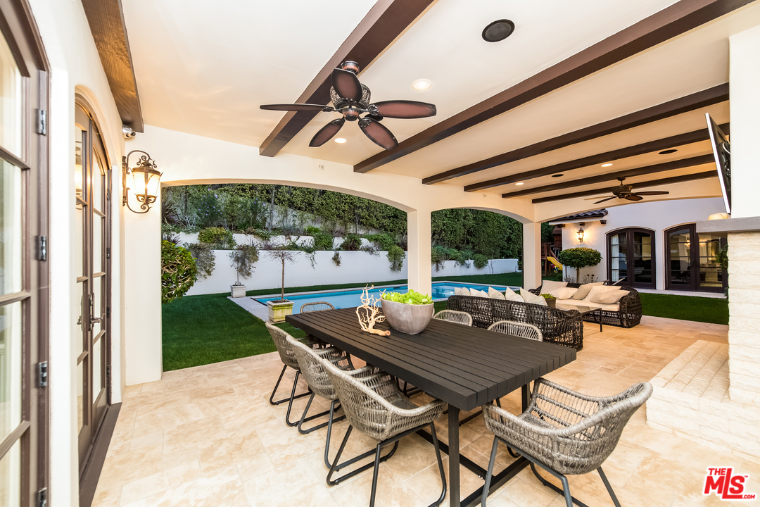 1112 Tower Road Beverly Hills, CA 90210 - Photo 2 of 44 Gallery Image 2
