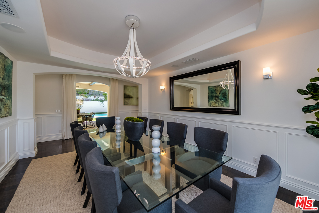 1112 Tower Road Beverly Hills, CA 90210 - Photo 13 of 44 Gallery Image 13