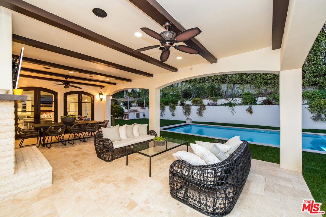 1112 Tower Road Beverly Hills, CA 90210 - Photo 3 of 44 Gallery Image 3