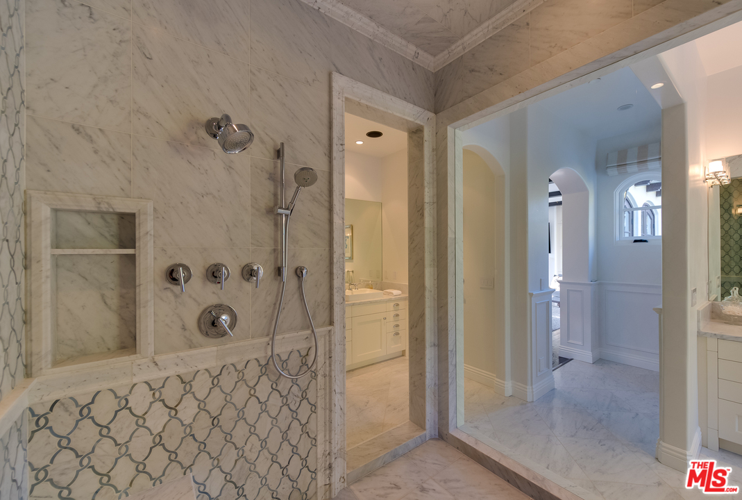 1112 Tower Road Beverly Hills, CA 90210 - Photo 25 of 44 Gallery Image 25