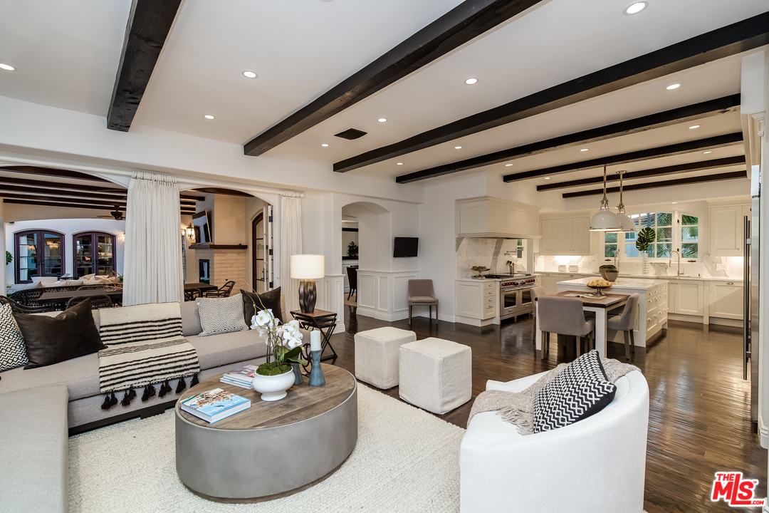 1112 Tower Road Beverly Hills, CA 90210 - Photo 4 of 44 Gallery Image 4