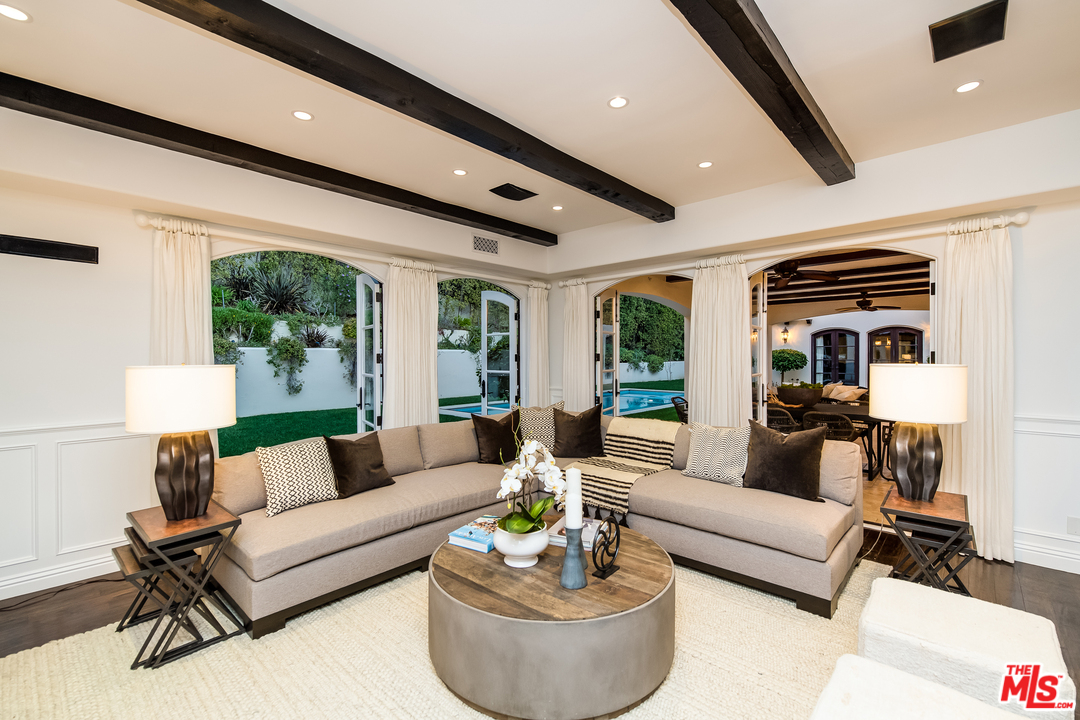 1112 Tower Road Beverly Hills, CA 90210 - Photo 5 of 44 Gallery Image 5