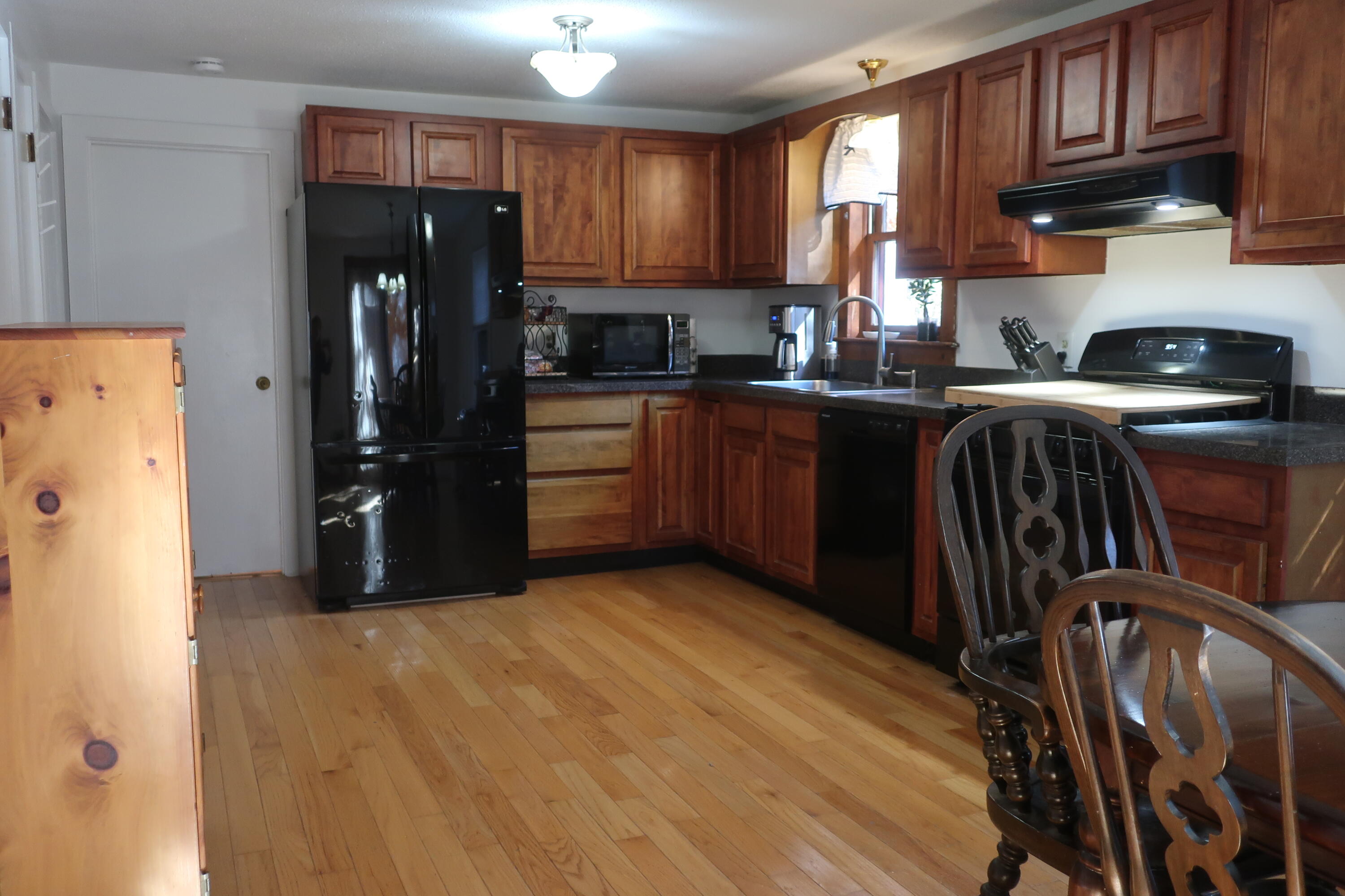 73 South Sandwich Road Mashpee, MA 02649 - Photo 6 of 38 IMG_5202