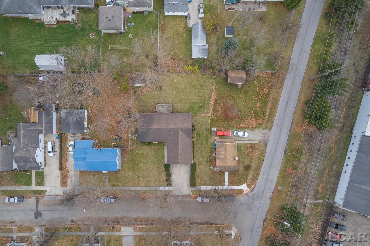 217 Locust Street Clinton, MI 49236 - Photo 30 of 34 50128500-29.JPG