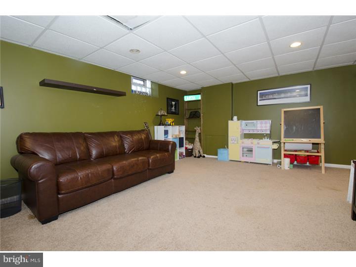 245 Frederick Road Havertown, PA 19083 - Photo 17 of 20