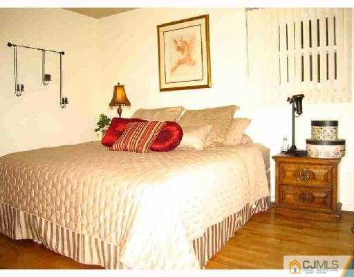 23 Sand Road East Brunswick, NJ 08850 - Photo 9 of 10 Gallery Image 9
