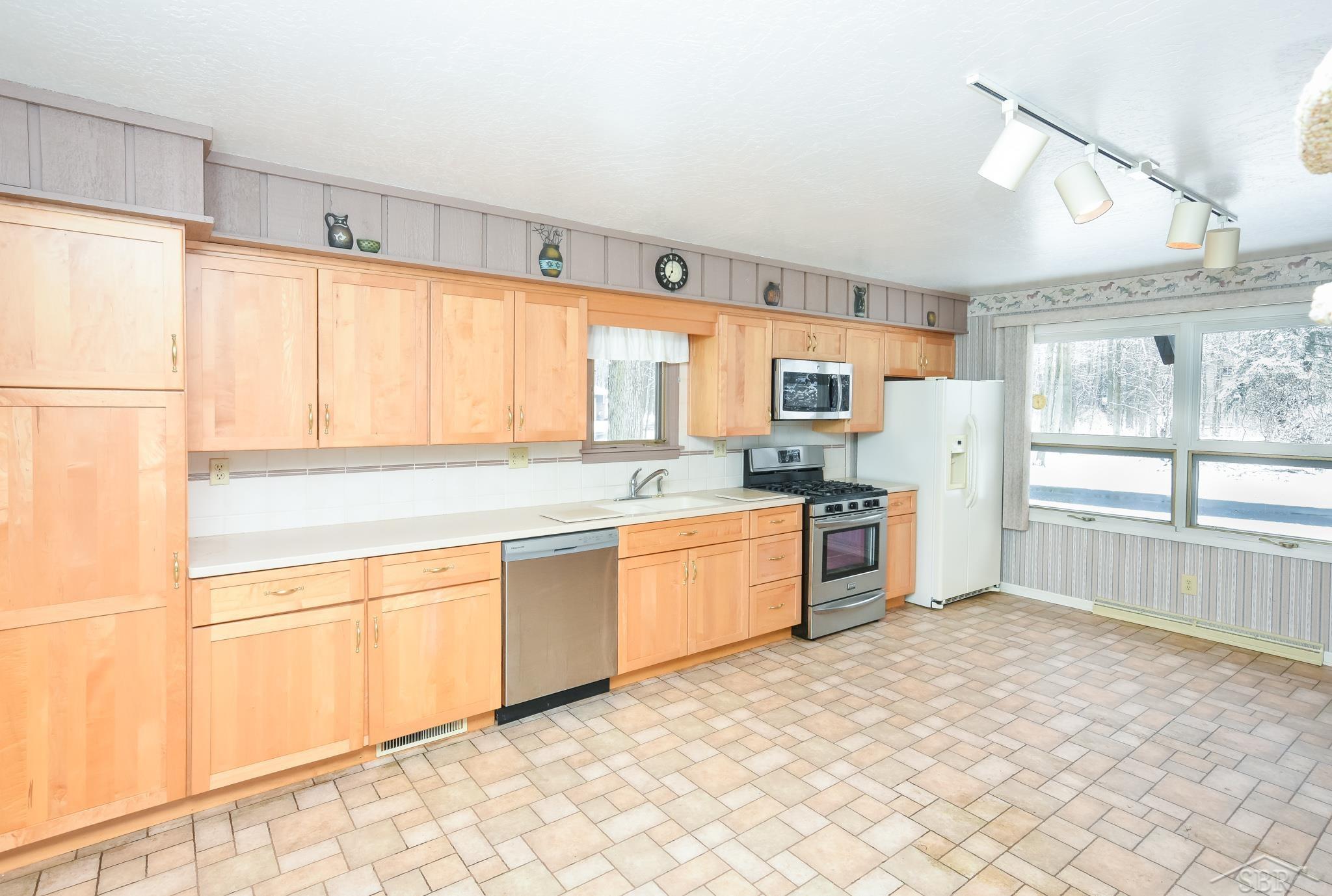 2815 North Orr Road Hemlock, MI 48626 - Photo 13 of 39 50096143-12.JPG