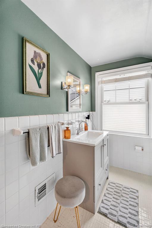 1088 Rivenoak Street Birmingham, MI 48009 - Photo 31 of 45 Gallery Image 31