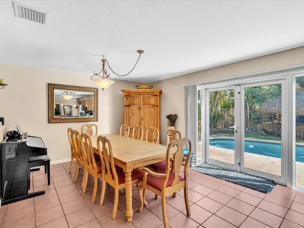 $4,300 | 1449 Banyan Circle, Pompano Beach, FL 33069