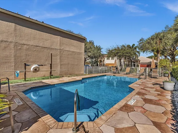 $4,300 | 1449 Banyan Circle, Pompano Beach, FL 33069